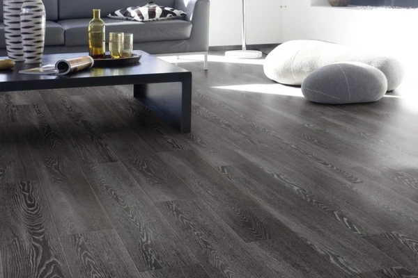 vinylov&aacute; podlaha Uhersk&eacute; Hradi&scaron;tě